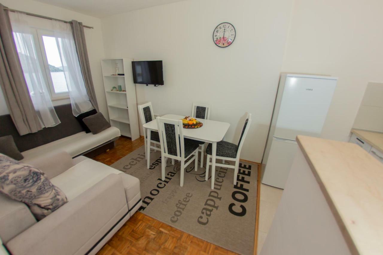 Apartmani Sunset Rogotin Exterior photo